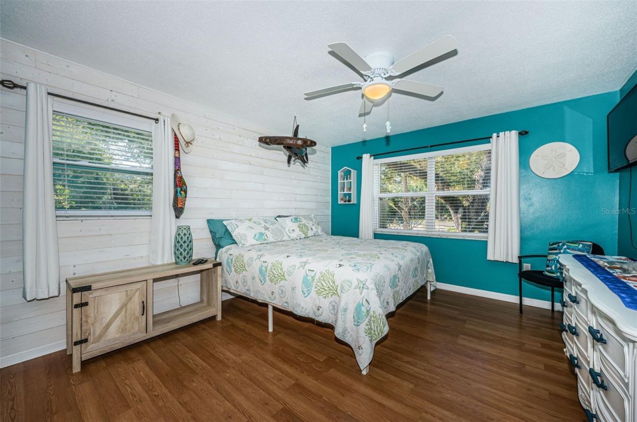 2015 Park Street N, Saint Petersburg, FL 33710 Photo