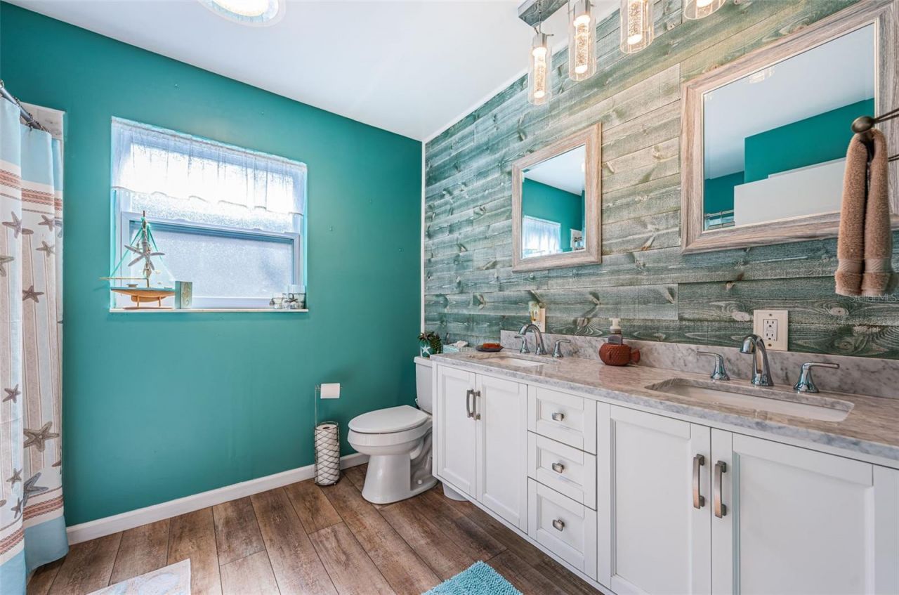 2015 Park Street N, Saint Petersburg, FL 33710 Photo