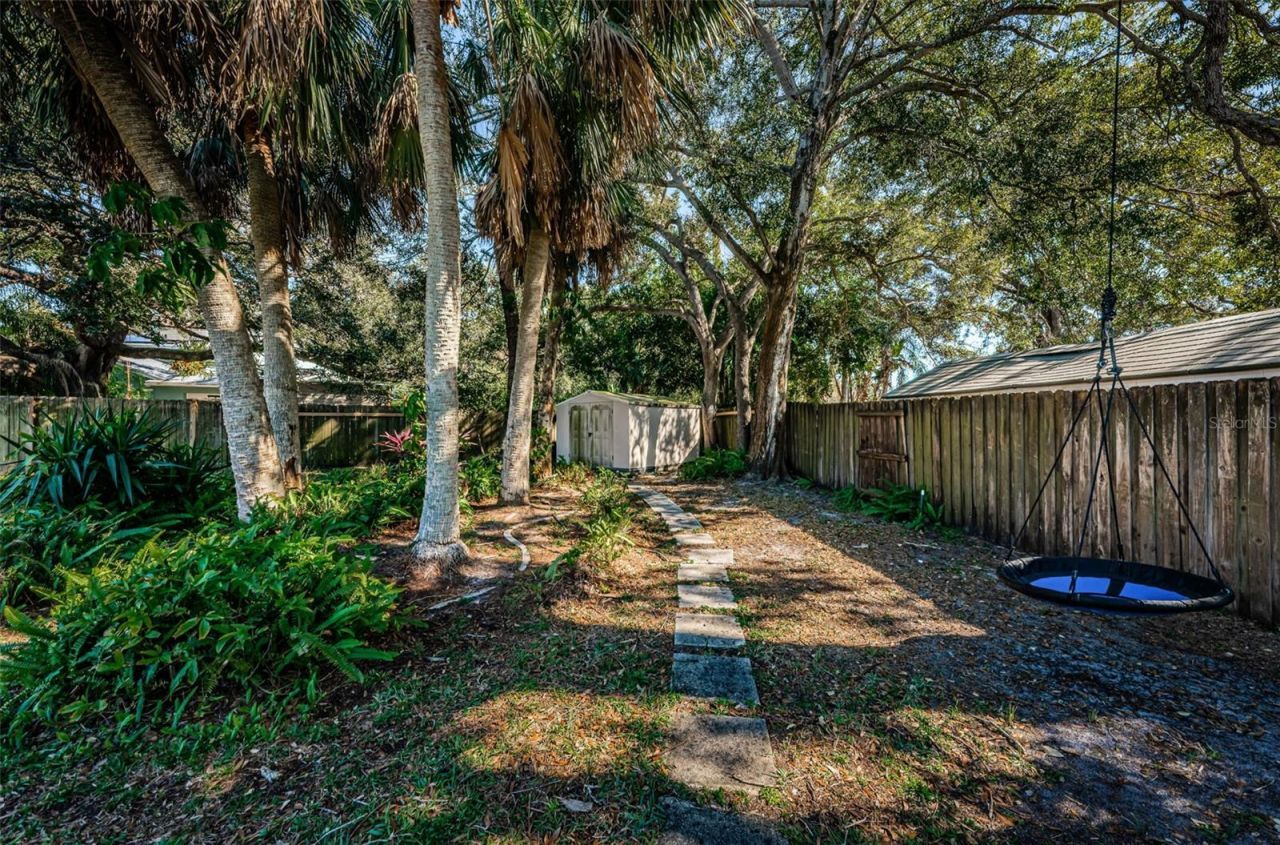 2015 Park Street N, Saint Petersburg, FL 33710 Photo