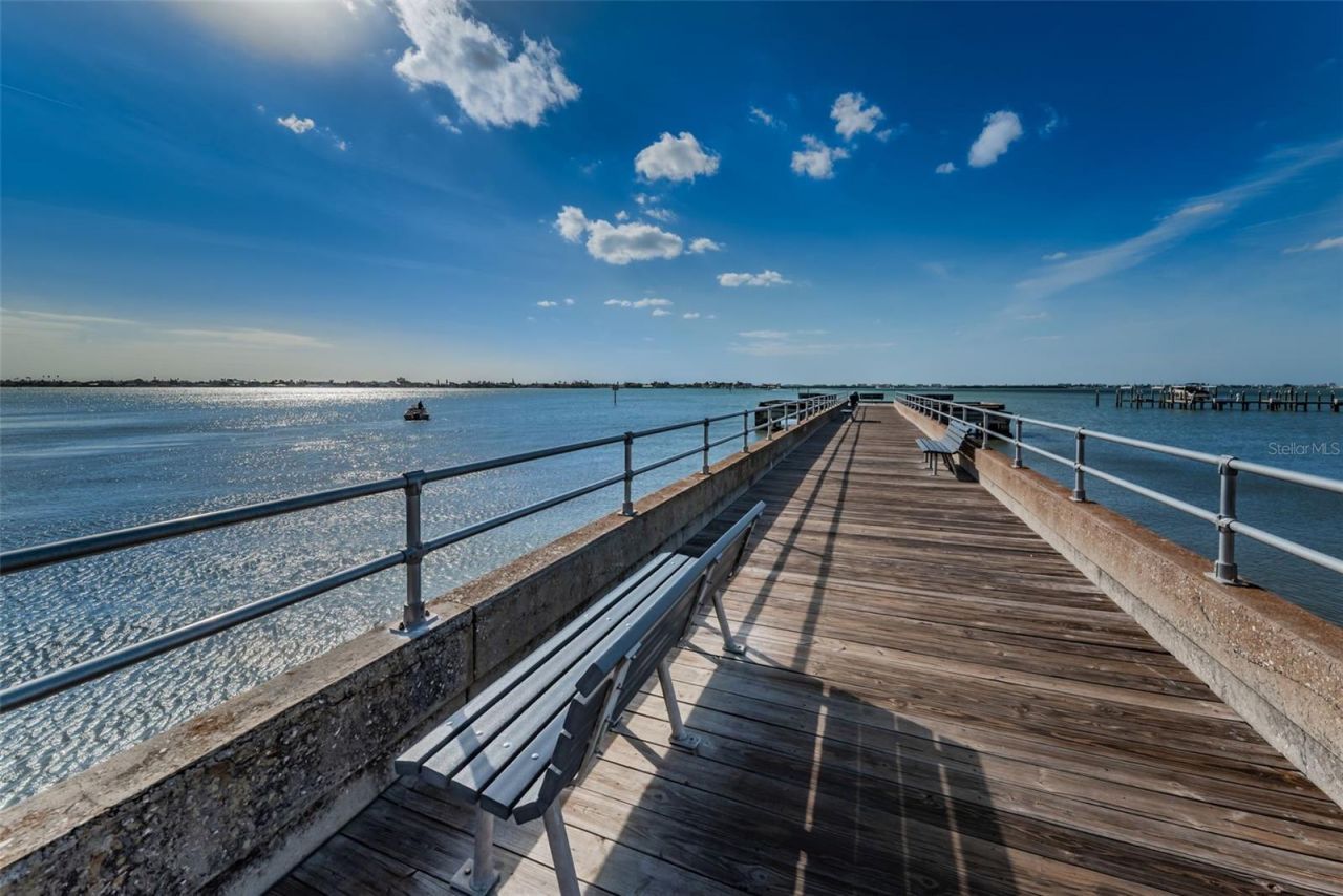 2015 Park Street N, Saint Petersburg, FL 33710 Photo