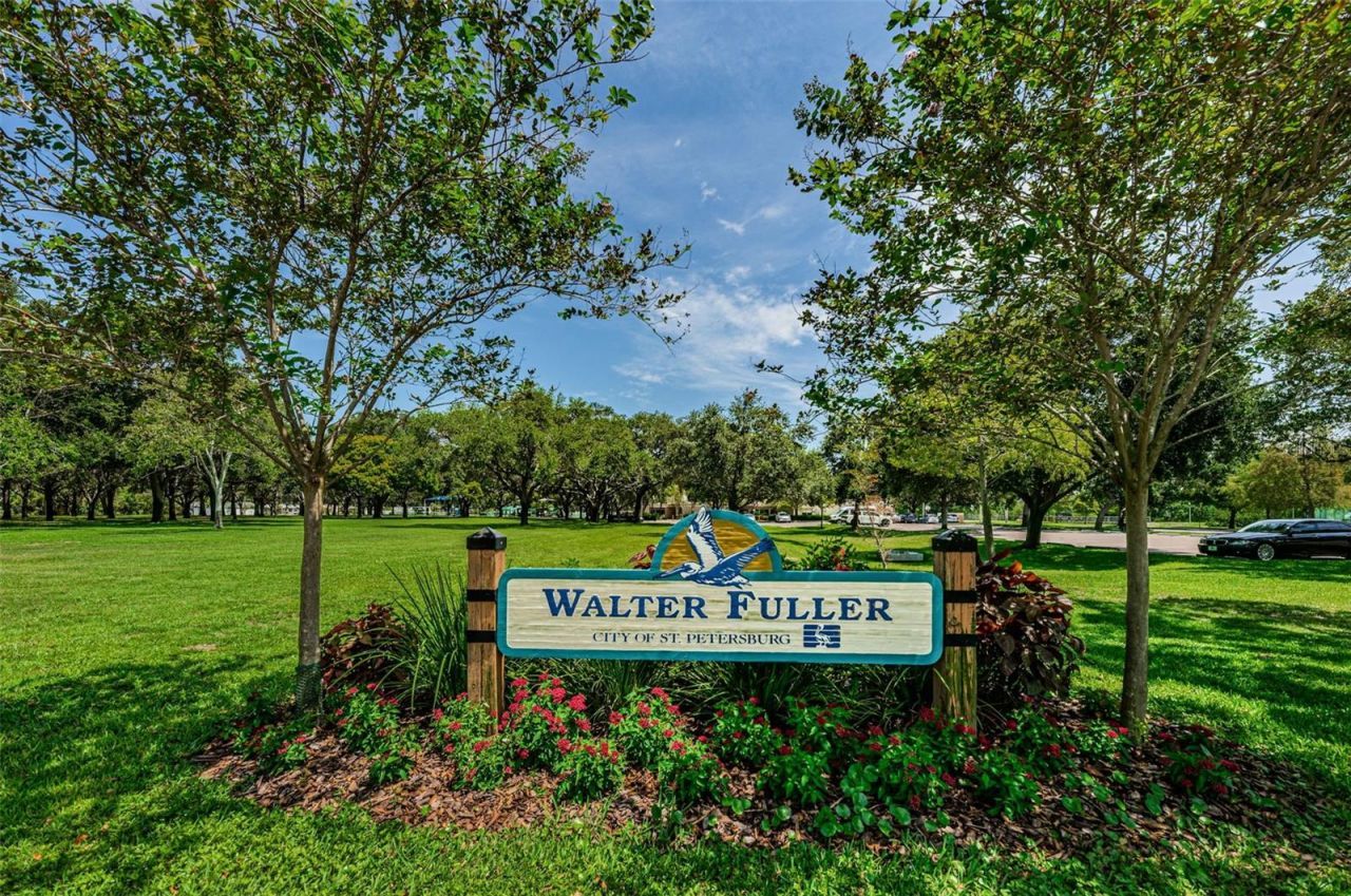 2015 Park Street N, Saint Petersburg, FL 33710 Photo