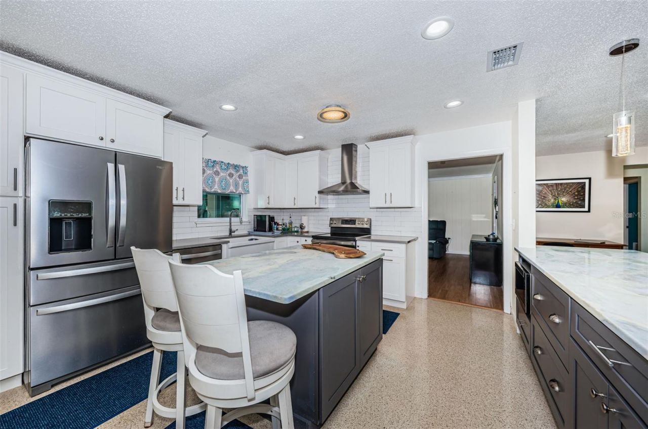 2015 Park Street N, Saint Petersburg, FL 33710 Photo