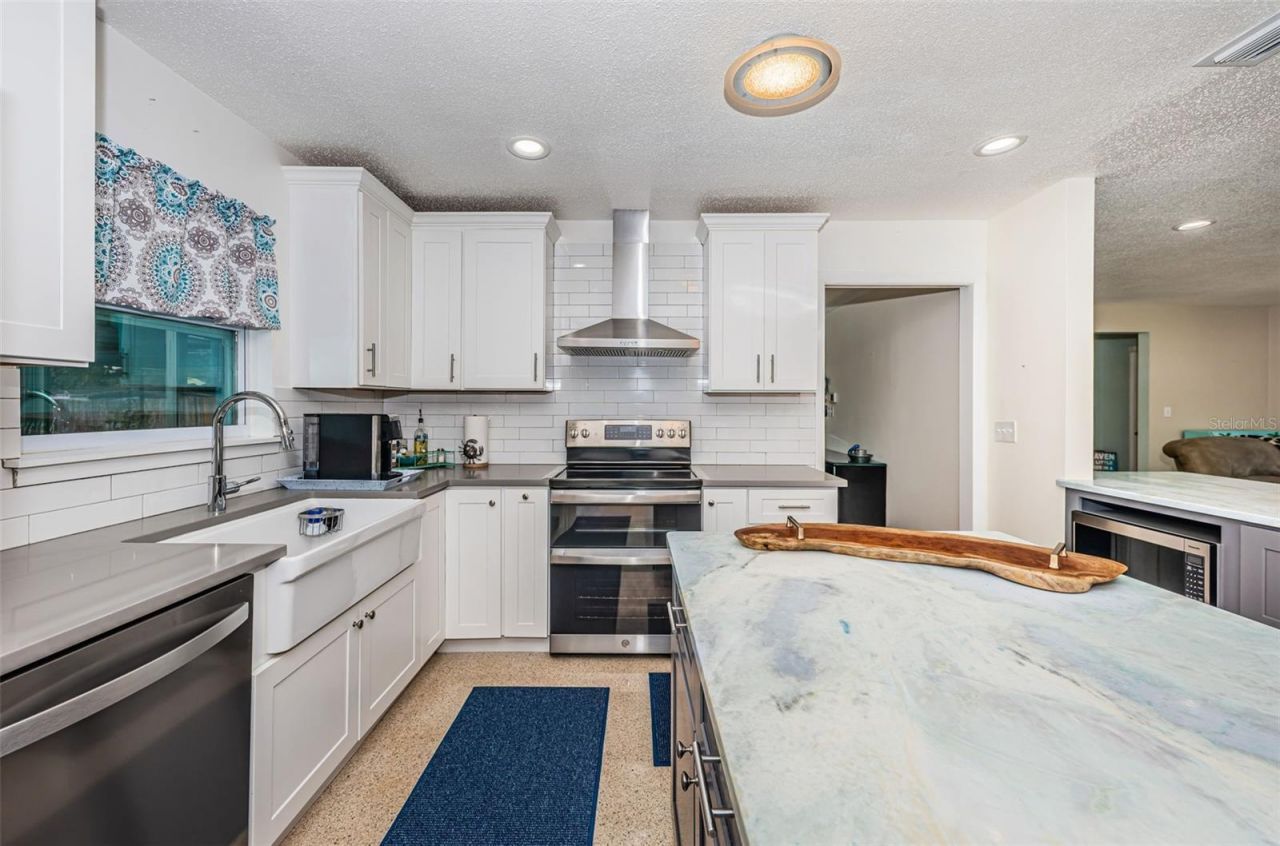 2015 Park Street N, Saint Petersburg, FL 33710 Photo