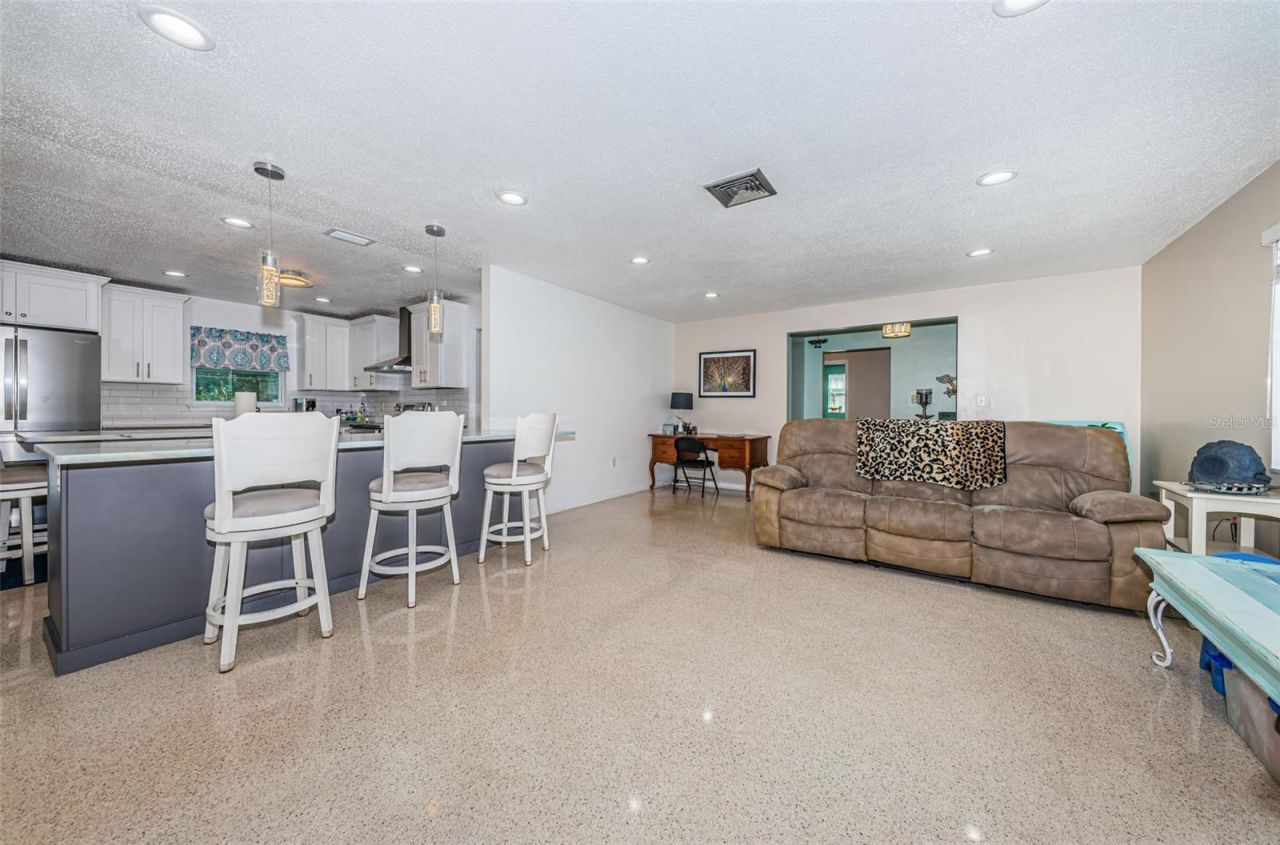 2015 Park Street N, Saint Petersburg, FL 33710 Photo