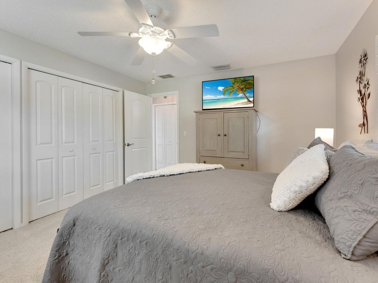 6994 W Country Club Drive N, Sarasota, FL 34243 Photo