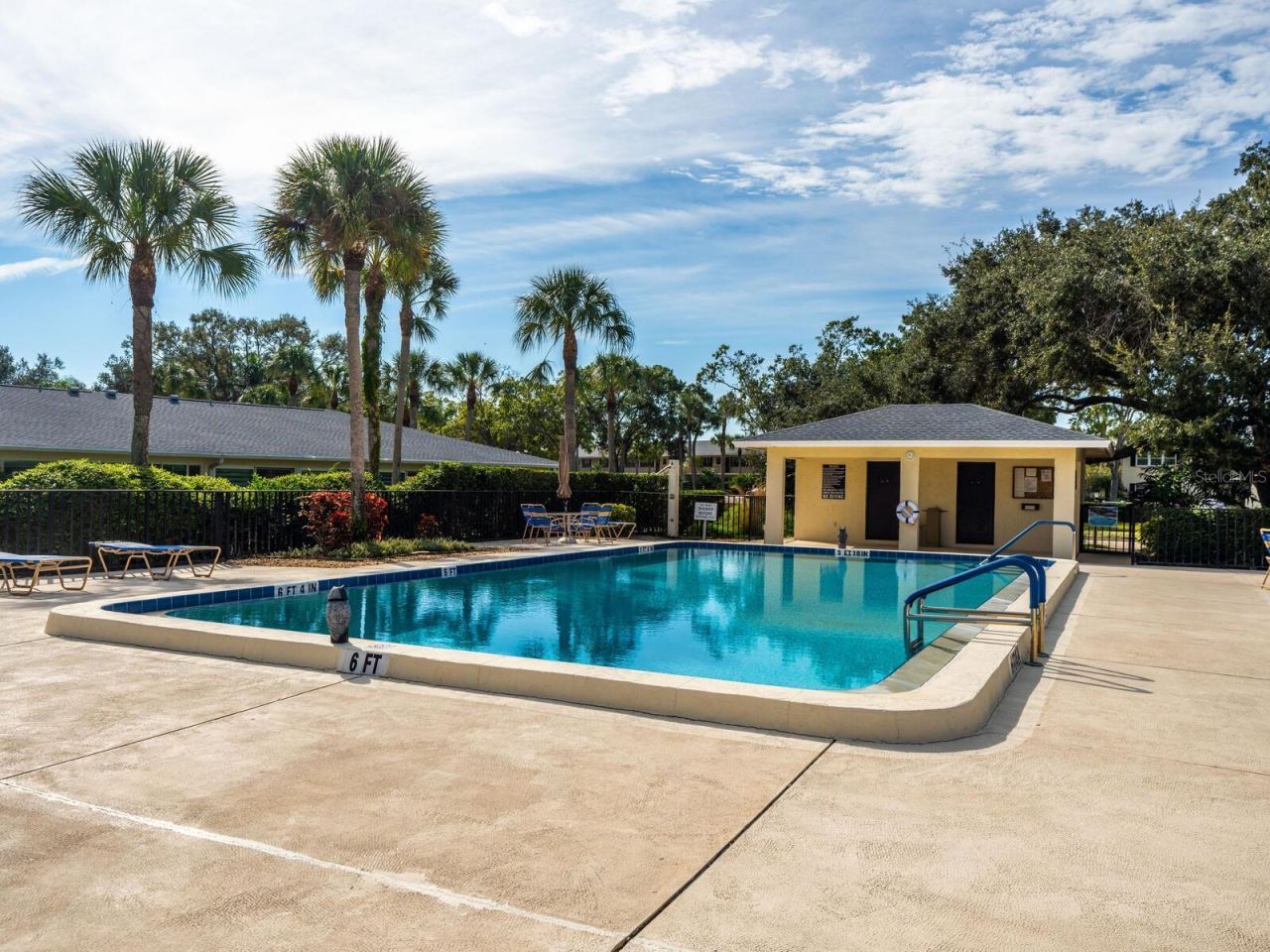 6994 W Country Club Drive N, Sarasota, FL 34243 Photo