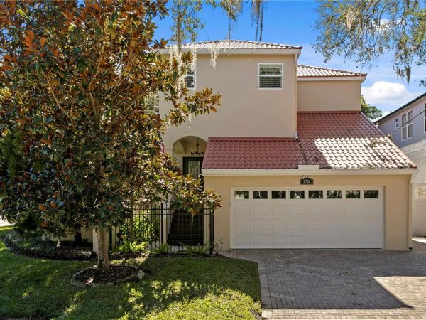 2701 W BAY AVENUE, TAMPA, FL 33611