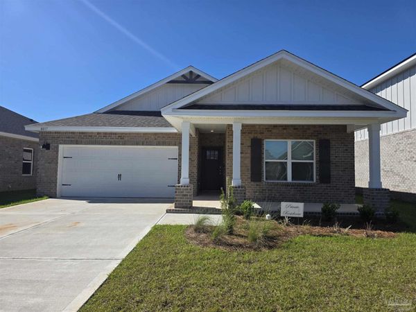 8057 Fir Tree Dr, Milton, FL 32583