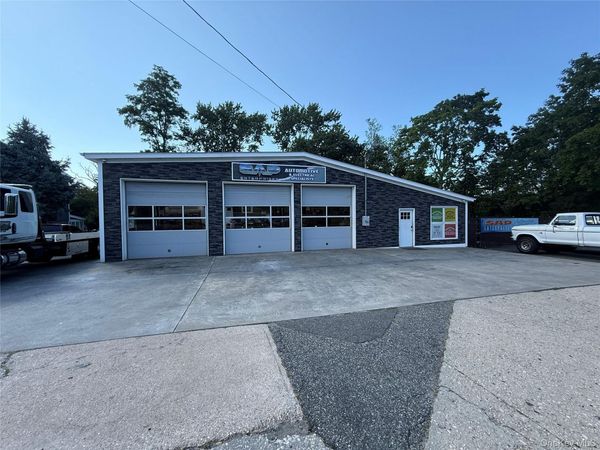 944 E Main Street, Riverhead, NY 11901