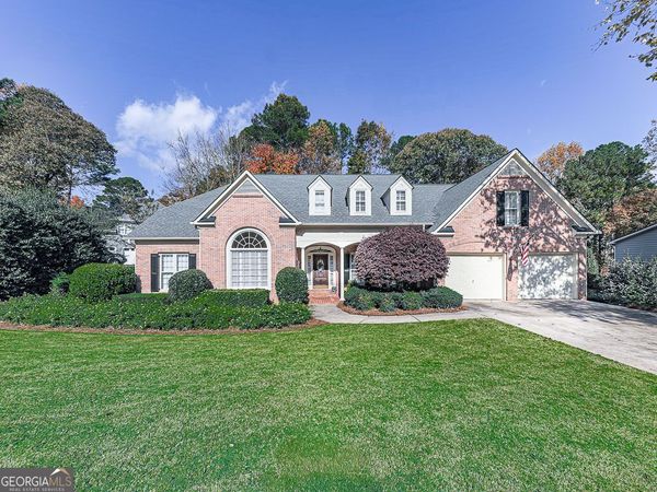 527 Fairway Drive, Woodstock, GA 30189