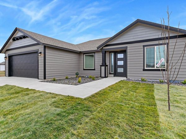 1617 Parkwood Ct, Grandview, WA 98930