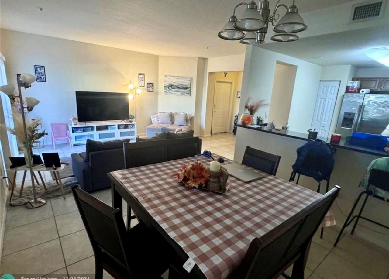 8650 NW 97th Avenue, Doral, FL 33178 Photo