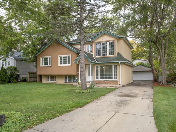216 Flora Avenue, Glenview, IL 60025
