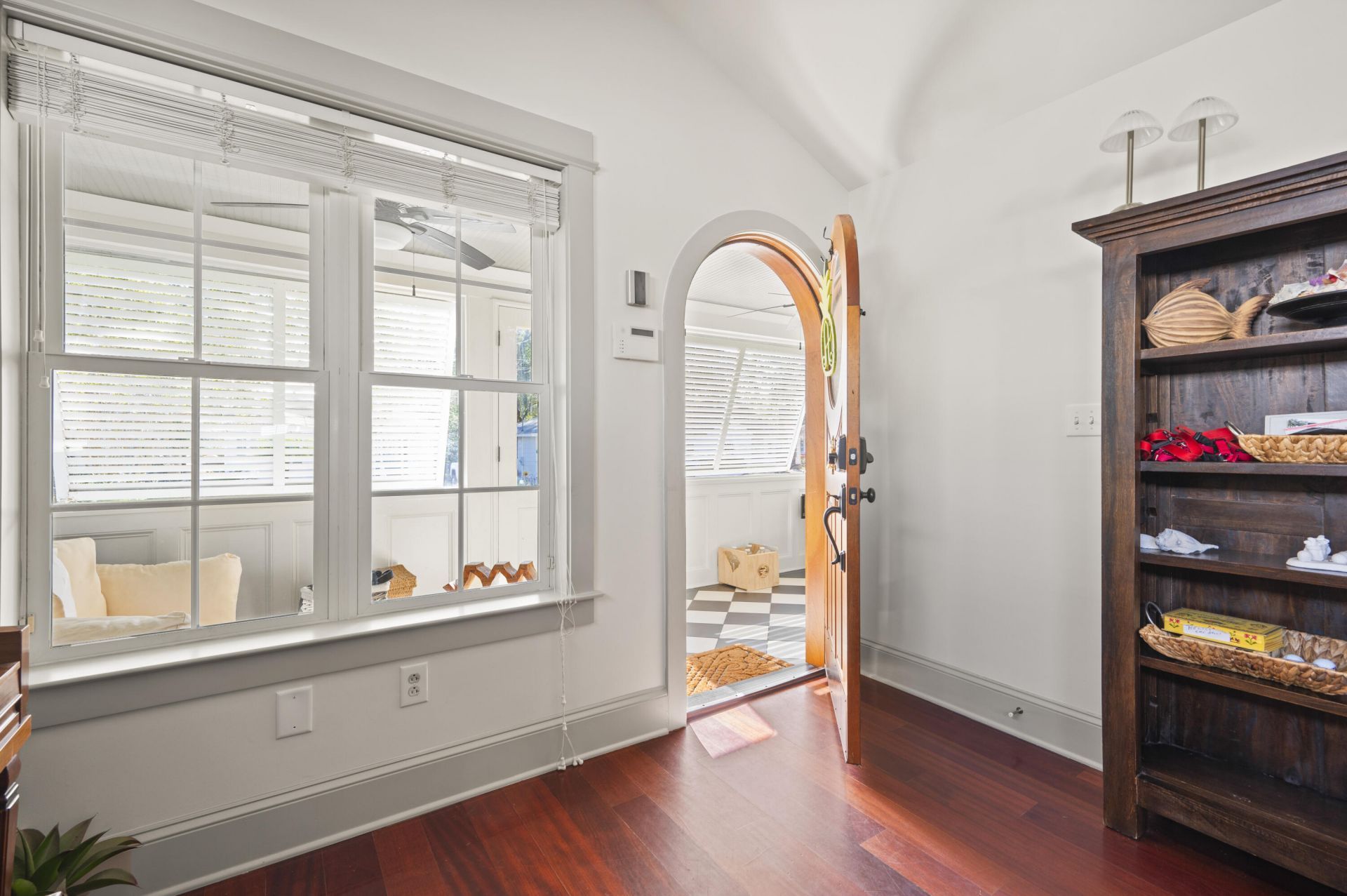 2164 Medway Road Photo 6