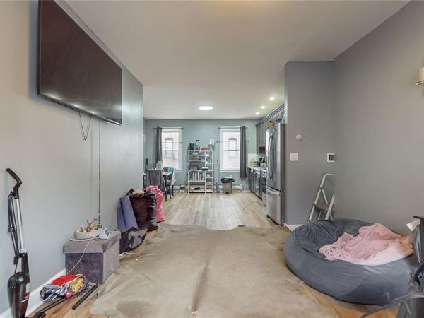 82 Moquette Row N, Yonkers, NY 10703