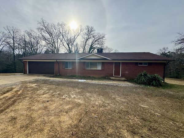 2021 Green Tee Road, Tupelo, MS 38801