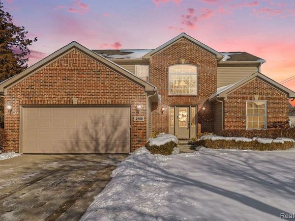 2958 Blue Heron Lane, Wixom, MI 48393