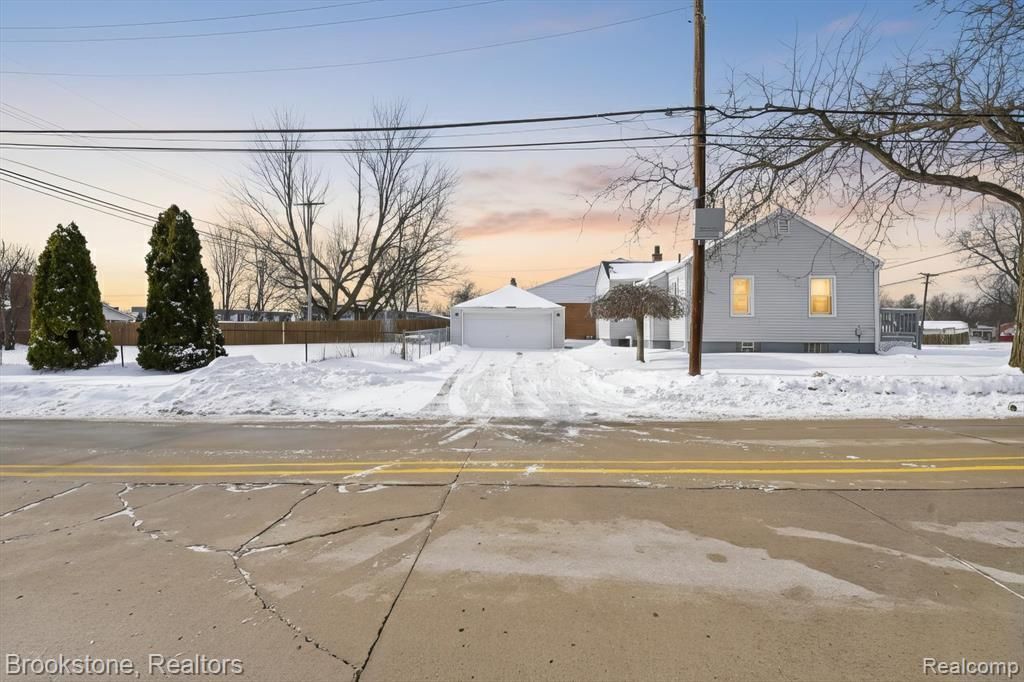 14801 Pennsylvania Road, Riverview, MI 48193 Main Photo