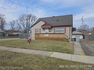 1107 E Muir Avenue, Hazel Park, MI 48030