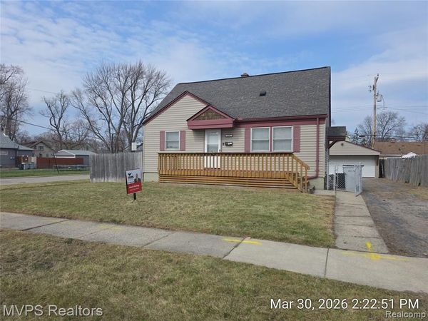 1107 E Muir Avenue, Hazel Park, MI 48030