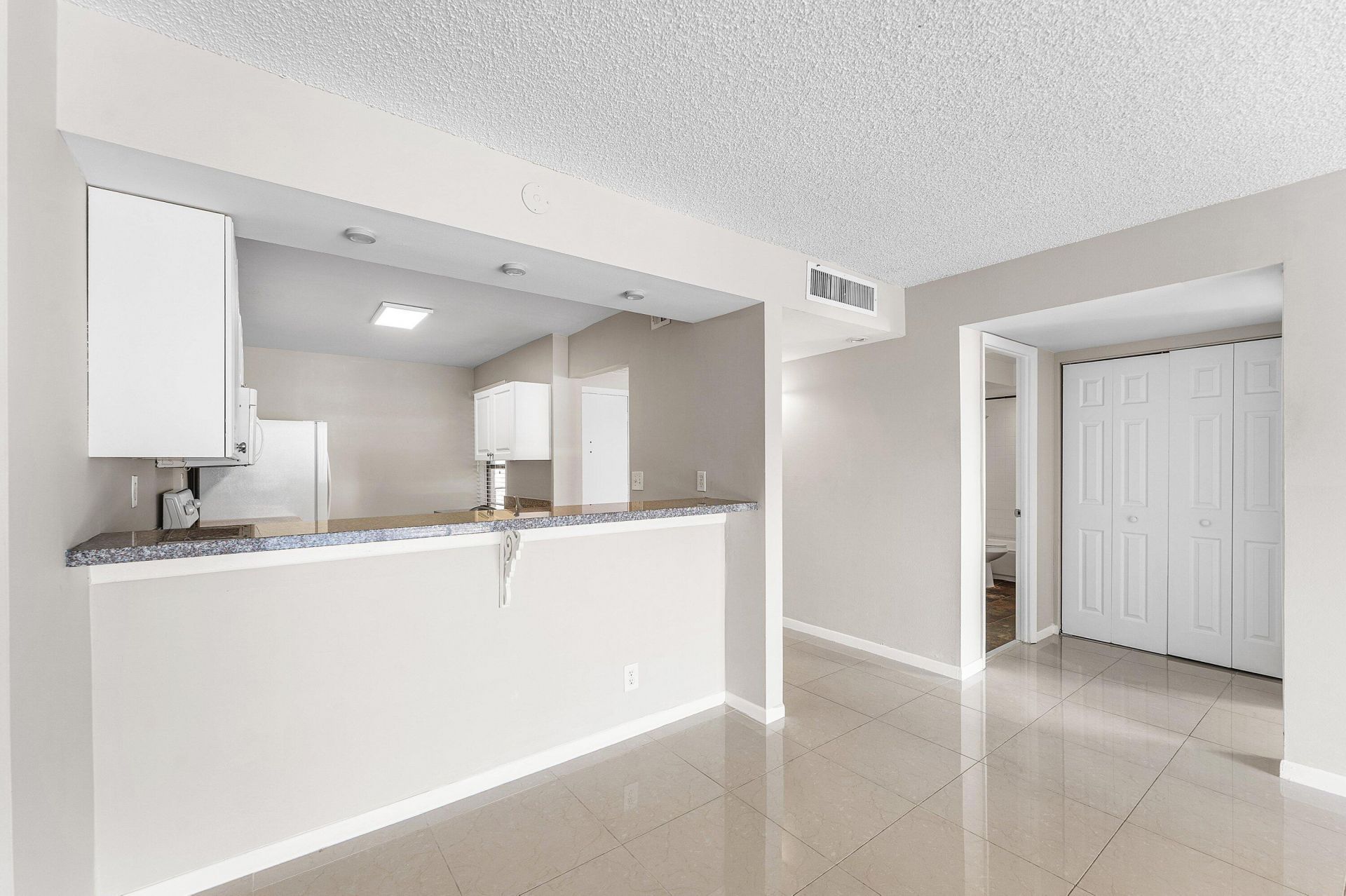 10 Royal Palm Way, Unit 203, Boca Raton, FL 33432 Photo