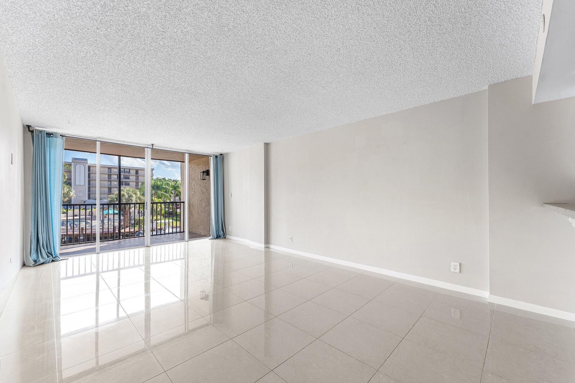 10 Royal Palm Way, Unit 203, Boca Raton, FL 33432 Photo