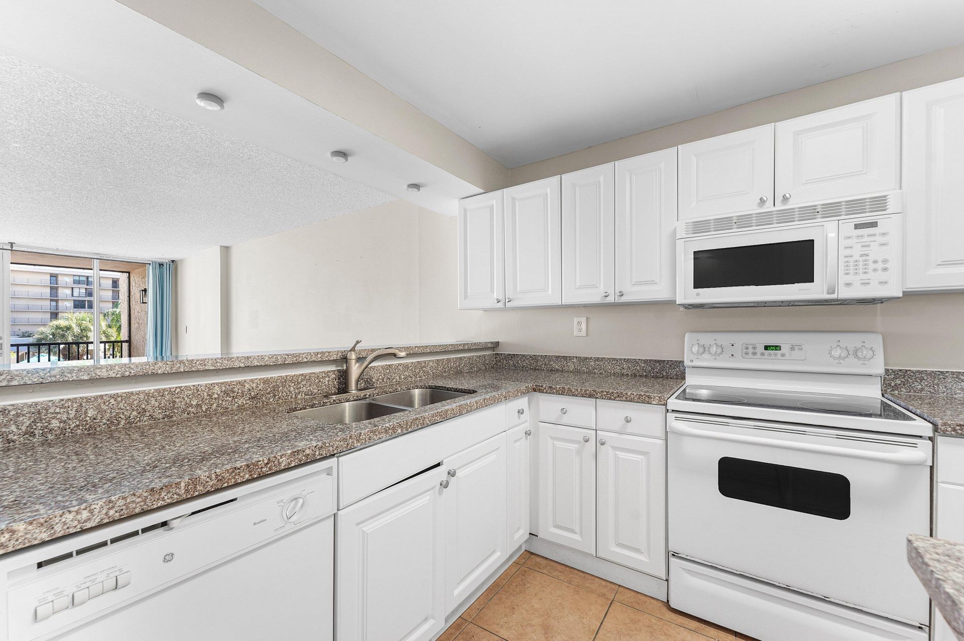 10 Royal Palm Way, Unit 203, Boca Raton, FL 33432 Photo