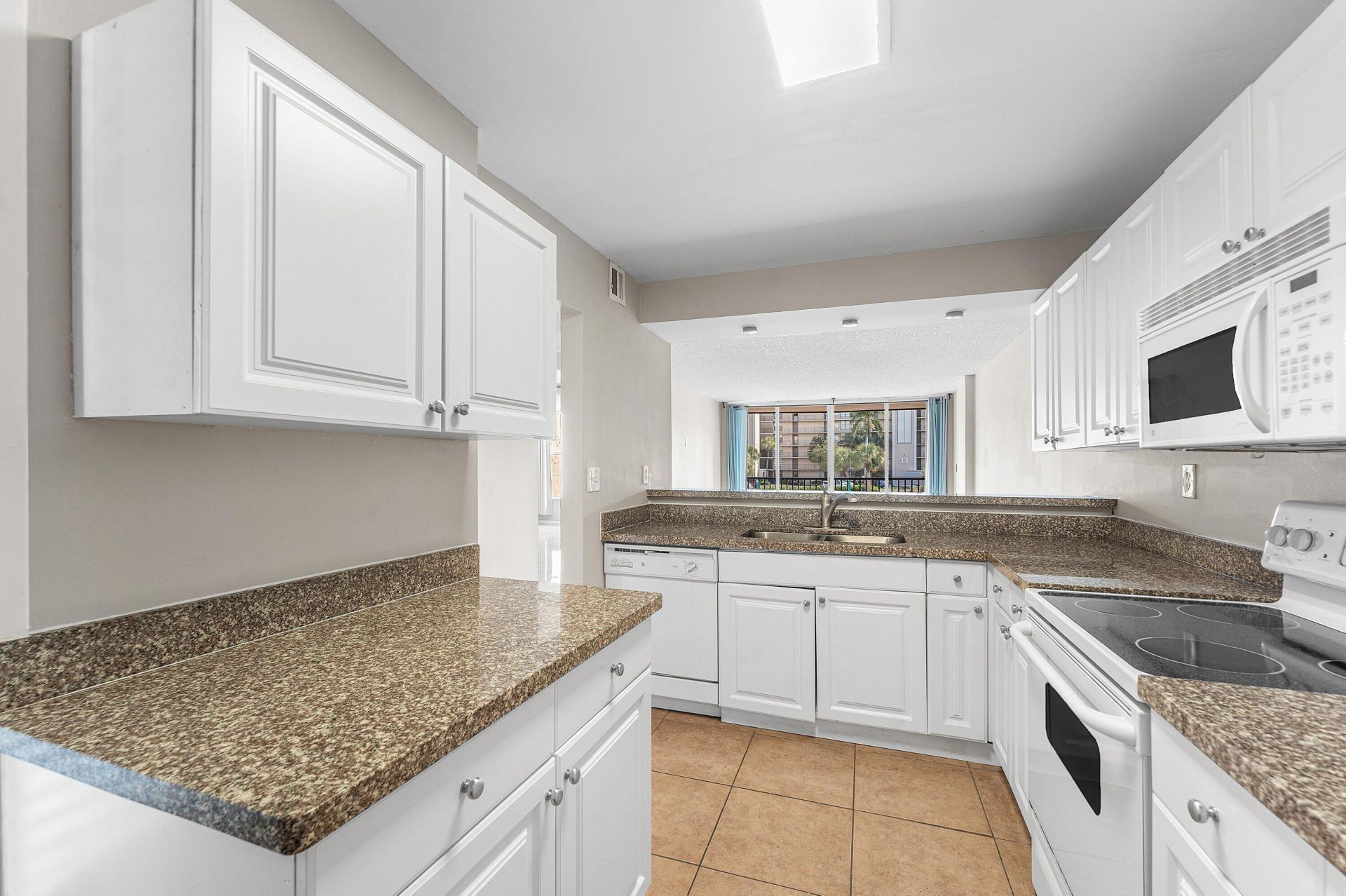 10 Royal Palm Way, Unit 203, Boca Raton, FL 33432 Photo