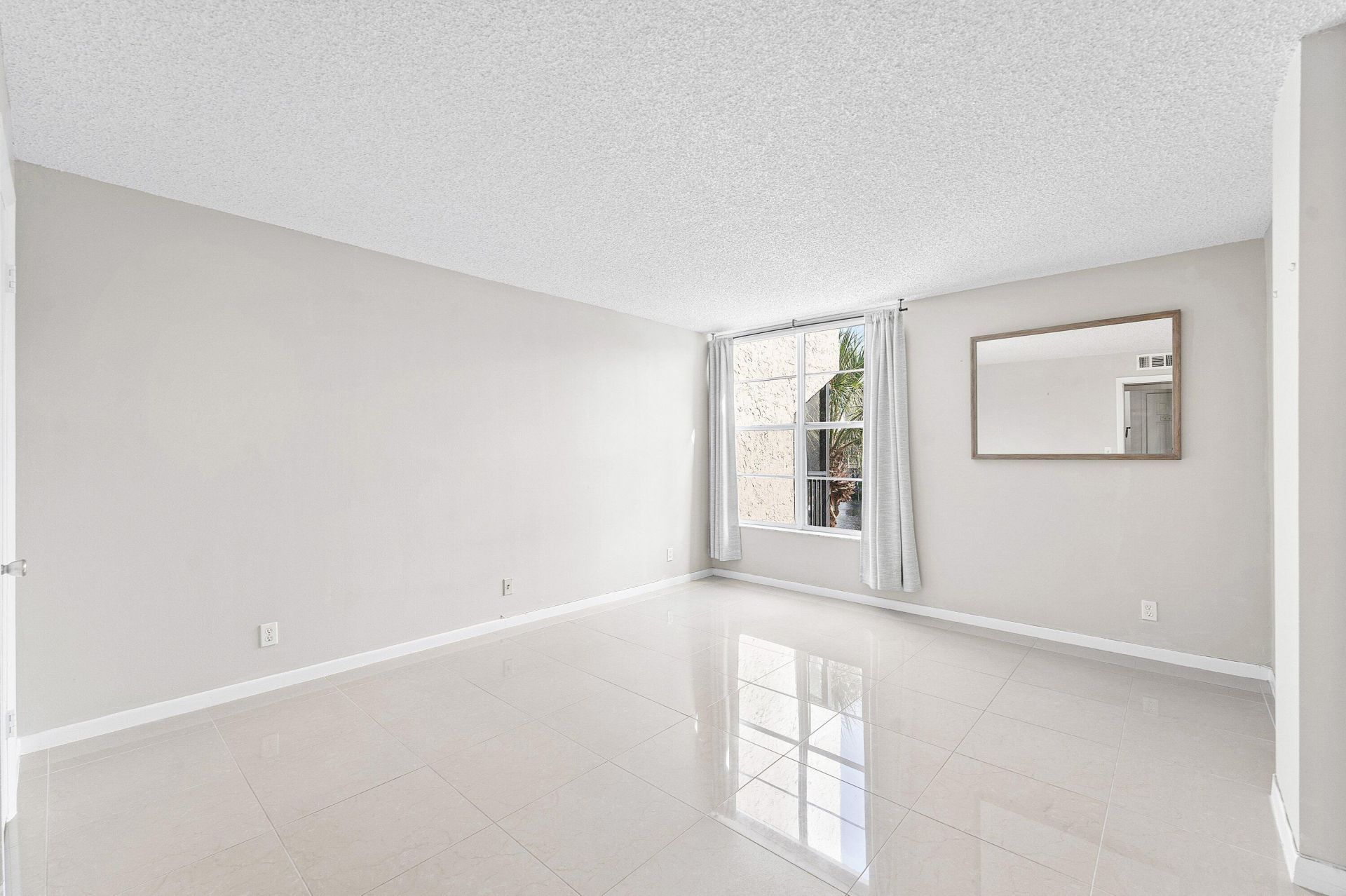 10 Royal Palm Way, Unit 203, Boca Raton, FL 33432 Photo