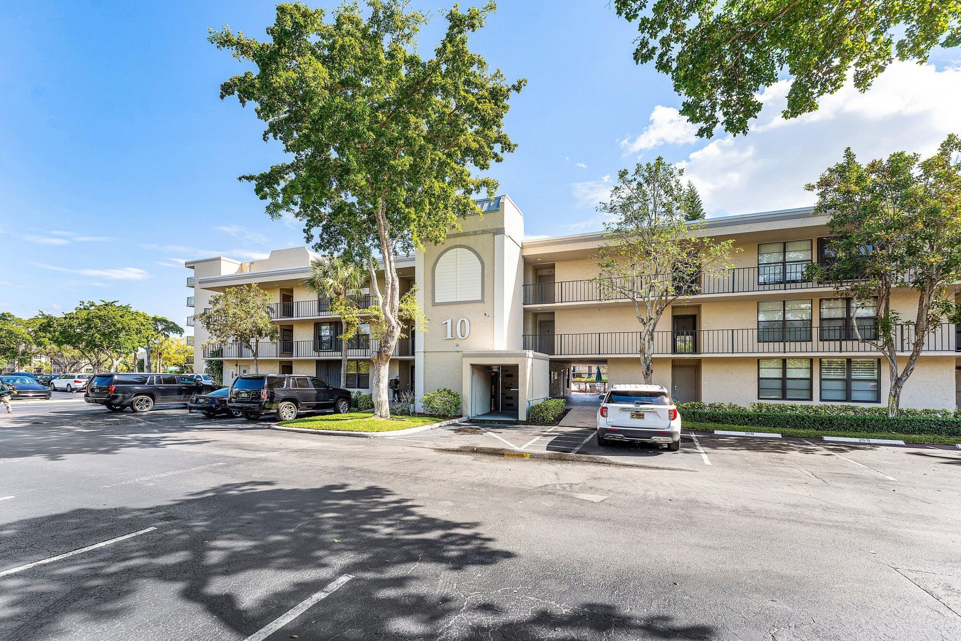 10 Royal Palm Way, Unit 203, Boca Raton, FL 33432 Photo