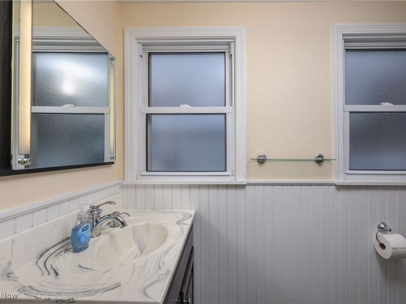 26 W Hiram Street, Barberton, OH 44203 Photo 24