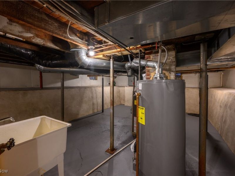 26 W Hiram Street, Barberton, OH 44203 Photo 32