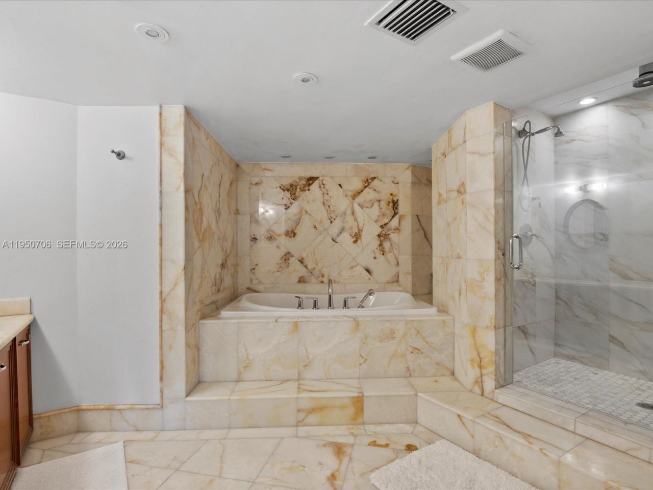 5660 Collins Ave, Unit 18A, Miami Beach, FL 33140 Photo