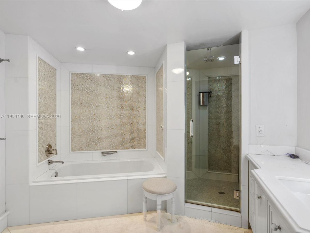 5660 Collins Ave , Unit 18A, Miami Beach, FL 33140 Photo