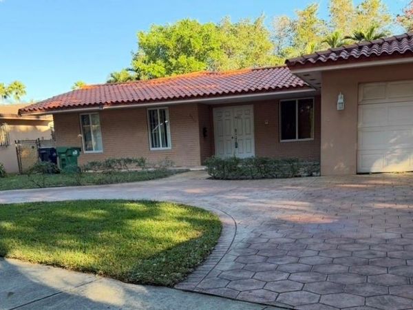 6895 Loch Ness Dr, Unit n/a, Miami Lakes, FL 33014