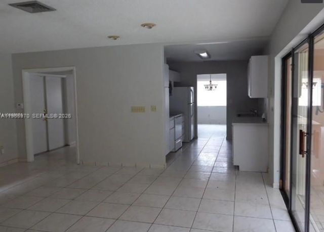 6895 Loch Ness Dr, Unit n/a, Miami Lakes, FL 33014 Photo