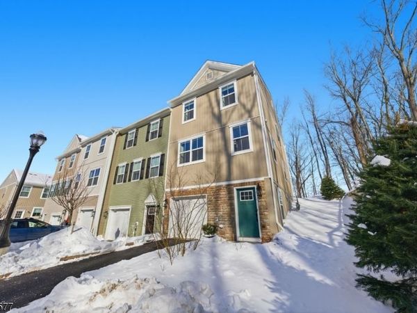 7 Moreno Pl, Wharton, NJ 07885