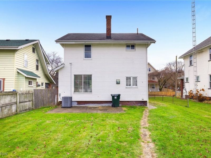 1607 18th Street NE, Canton, OH 44705 Photo 3