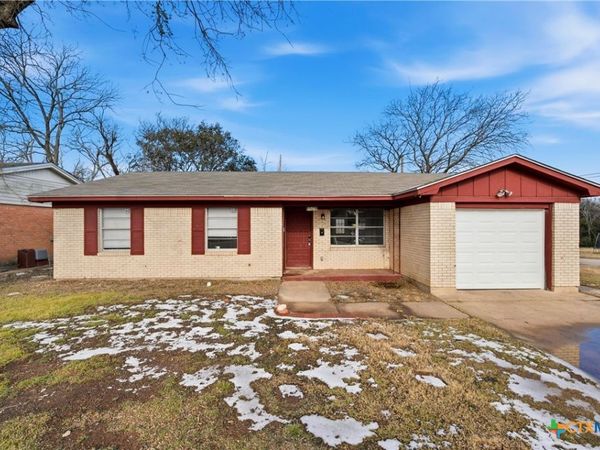 3901 Hiland Drive, Beverly Hills, TX 76711