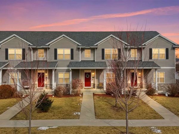 118 W 3Rd St, Washington, IA 52353