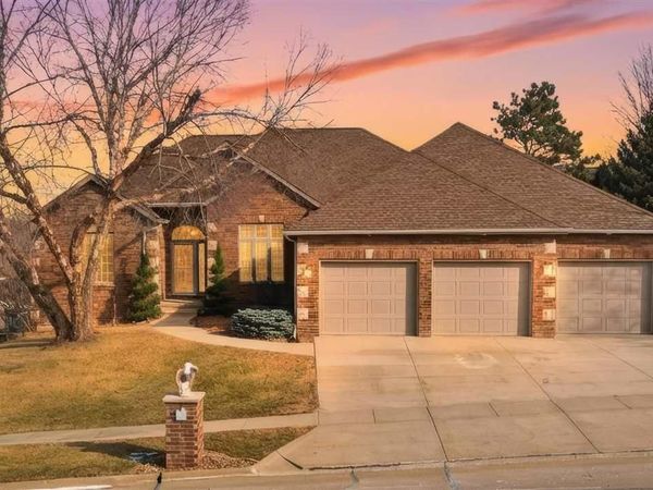 1969 High View Rd, Coralville, IA 52241