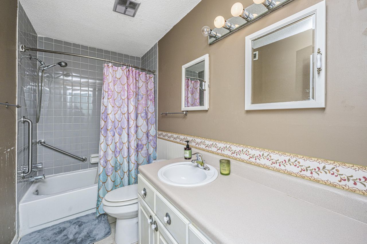 1867 Montclair Drive Photo 10