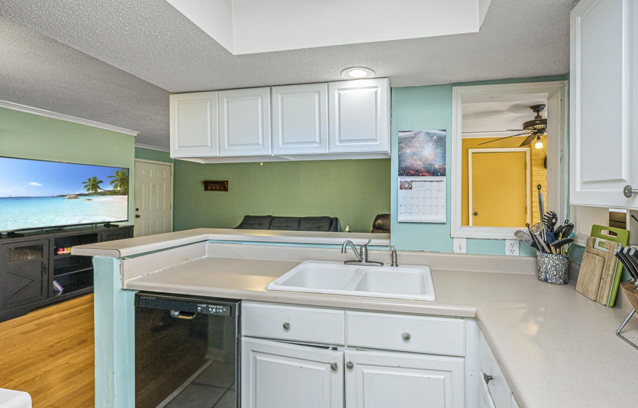 1867 Montclair Drive Photo 14