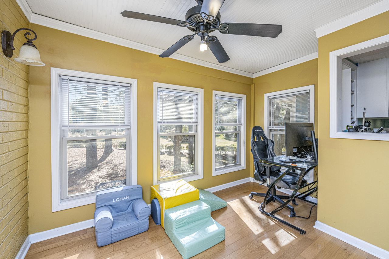 1867 Montclair Drive Photo 3