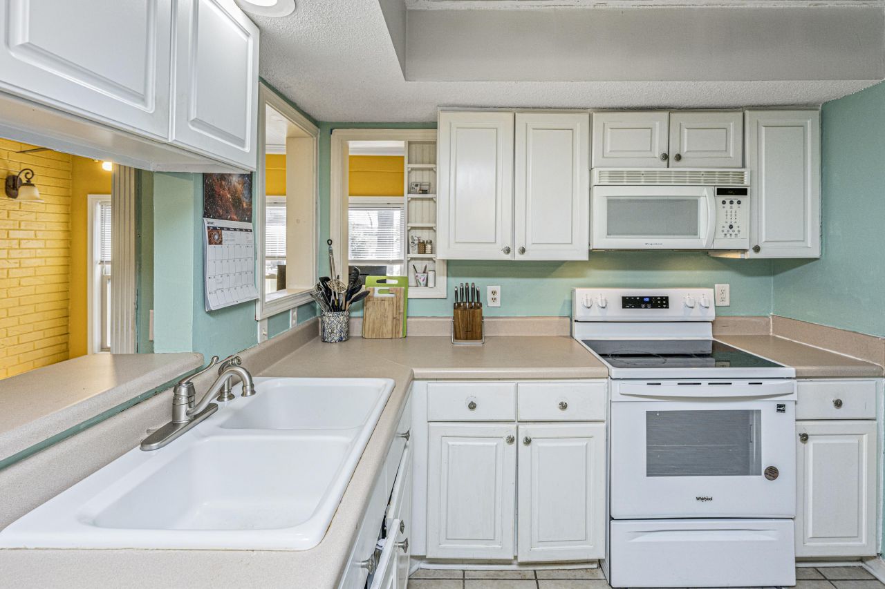 1867 Montclair Drive Photo 4