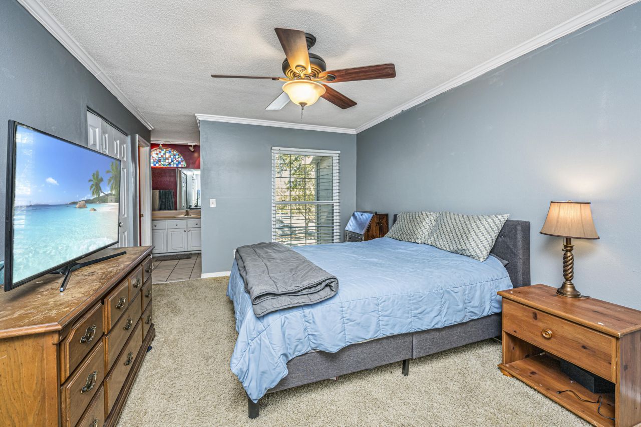 1867 Montclair Drive Photo 6