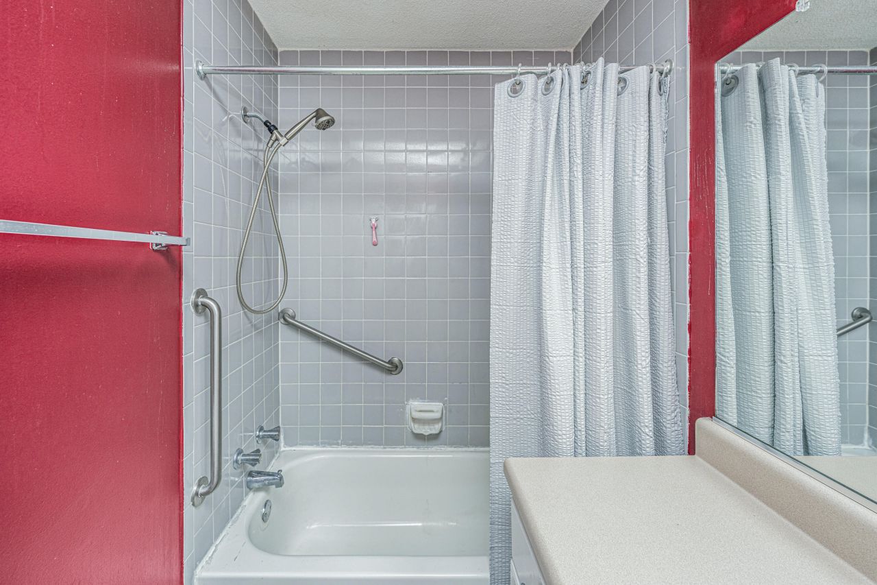 1867 Montclair Drive Photo 8