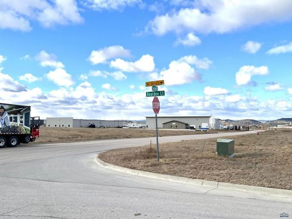 3411 SEGER DR, Rapid City, SD 57701