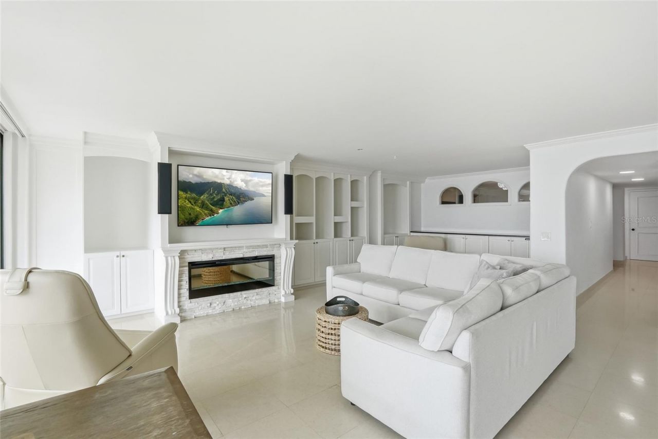 5700 Mariner Street, Unit 702, Tampa, FL 33609 Photo
