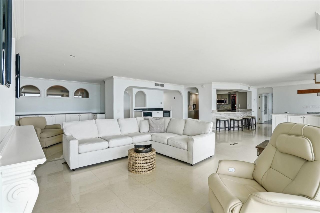 5700 Mariner Street, Unit 702, Tampa, FL 33609 Photo